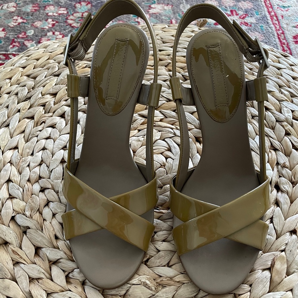 Banana Republic Zelda heel